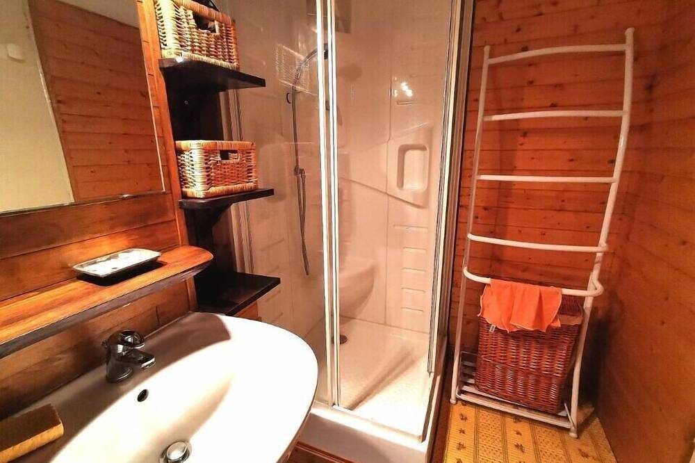Ganze Wohnung, Apartment T2, Mountain View, center, ski, cures, close to cable cars and thermal baths in Luchon-Superbagnères, Bagnères-de-Luchon
