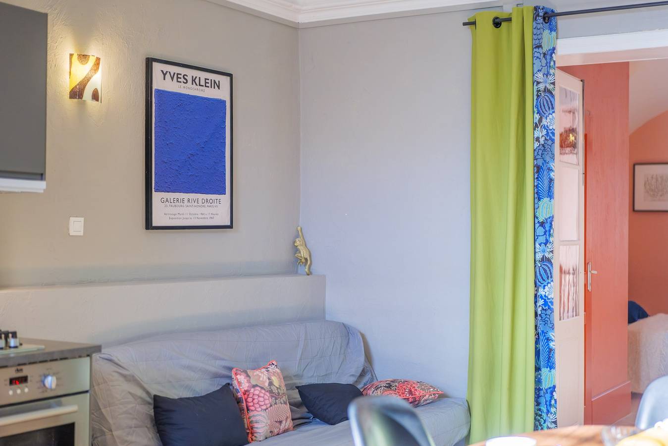 Apartamento «Gîte Yves» con vistas a la montaña, piscina privada y Wi-Fi in Vallon-Pont-d'Arc, Gorges de l’Ardèche