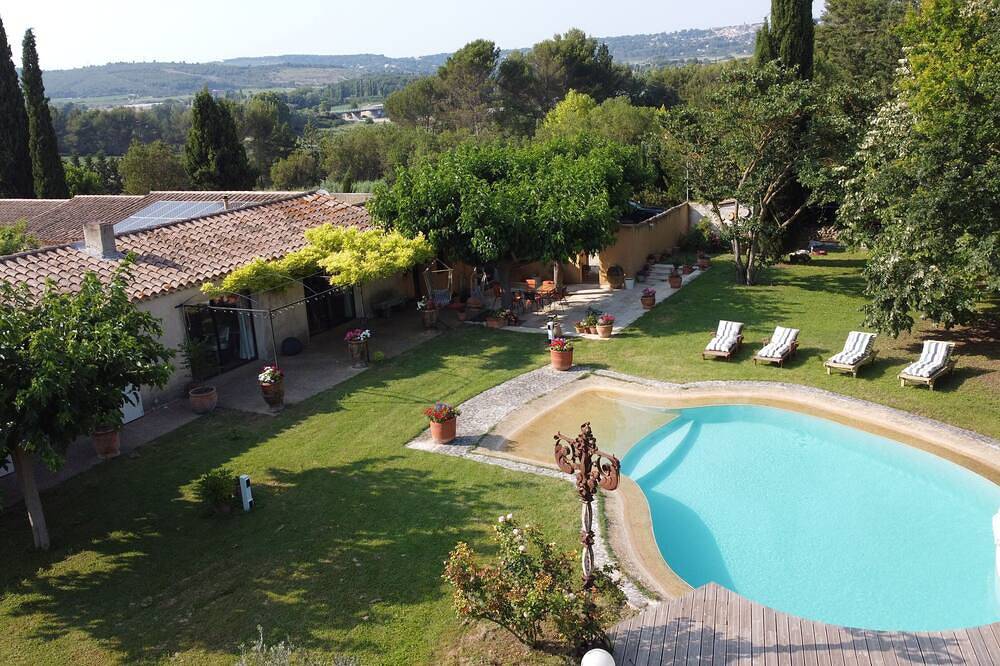 Maison Climatisée ds.les Prés, Piscine jardin 1Ha. arboré potager bio à 8 mn Aix in Ventabren, Côte méditerranéenne (France)