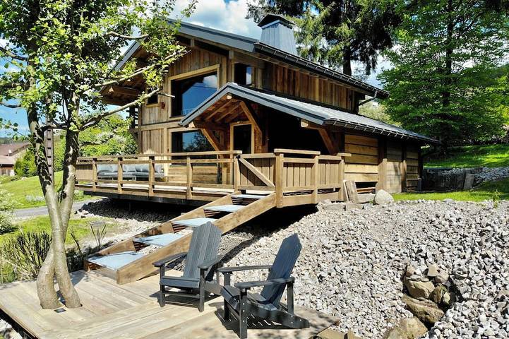 Chalet pour 5 personnes, avec jacuzzi ainsi que terrasse et sauna dans les Vosges