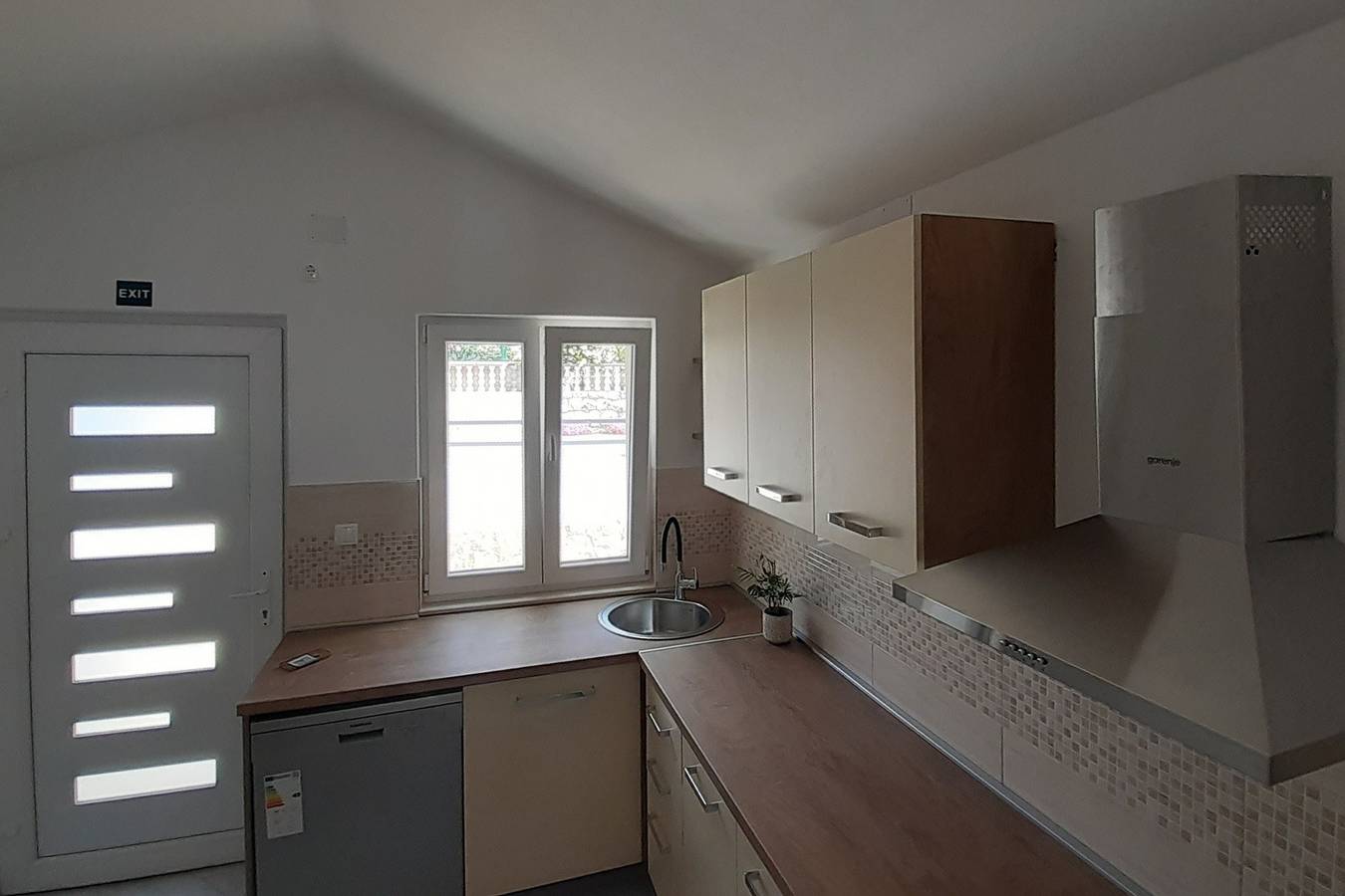 Ganze Wohnung, 1-Zimmer-Ferienwohnung am Strand Grebastica, Sibenik A-23955-a in Grebastica, Šibenik-Knin