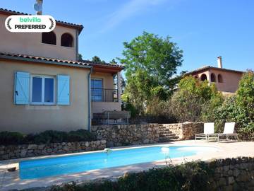 Villa pour 6 personnes, avec piscine et terrasse, adapté aux familles en Ardèche