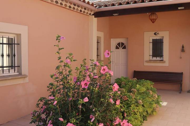 Holiday home for 6 people, with garden and pool as well as terrace - 1