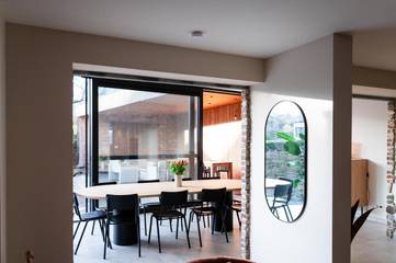 Gîte pour 8 personnes, avec terrasse et vue dans Rémersdael
