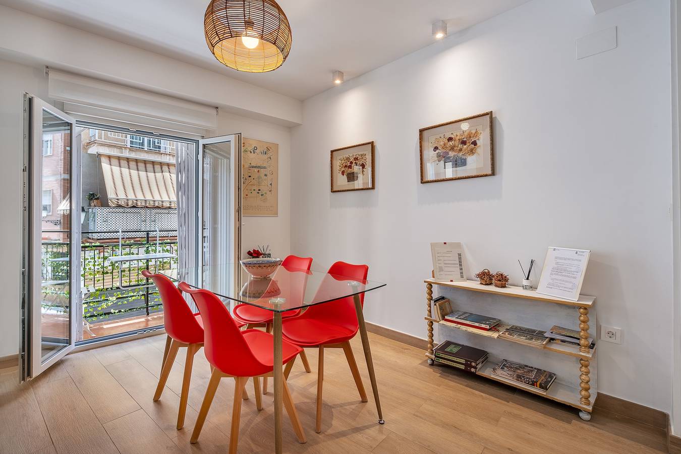 Apartamento entero, Apartamento 'Precioso' con terraza privada, Wi-Fi y aire acondicionado in Centro-Sagrario, Granada