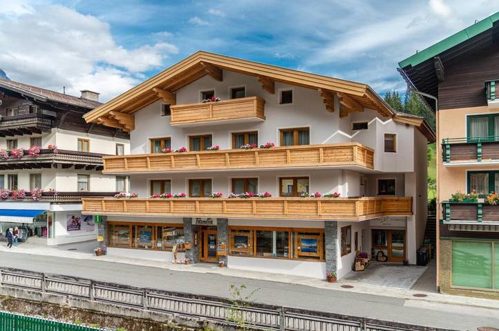 Landhaus für 4 Personen, mit Sauna und Garten sowie Ausblick und Pool, mit Haustier
