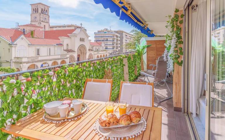 Ferienwohnung für 4 Personen, mit Balkon in Cannes - 2