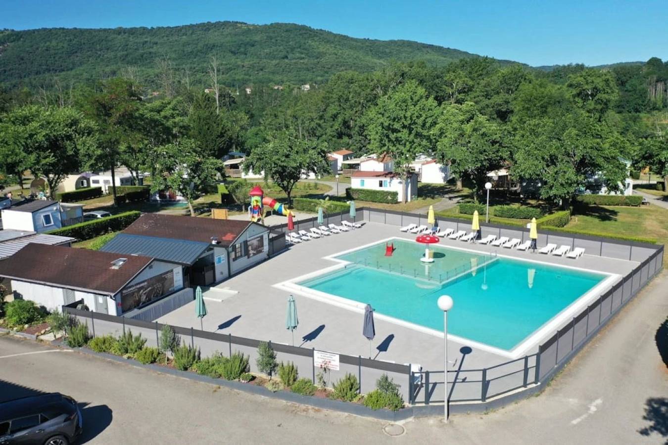Camping 4 étoiles - Piscine  - ccbeeie in Foix, Ariège