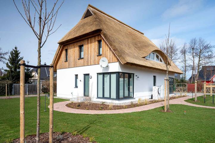 Ferienhaus für 4 Personen, mit Sauna und Terrasse sowie Garten in Born a. Darß