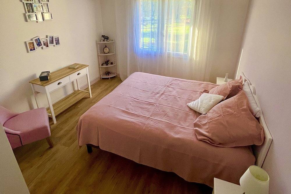 Large Charming Villa, Great Comfort, Beautiful Green Setting, Swimming Pool. in Casteljaloux, Nérac region