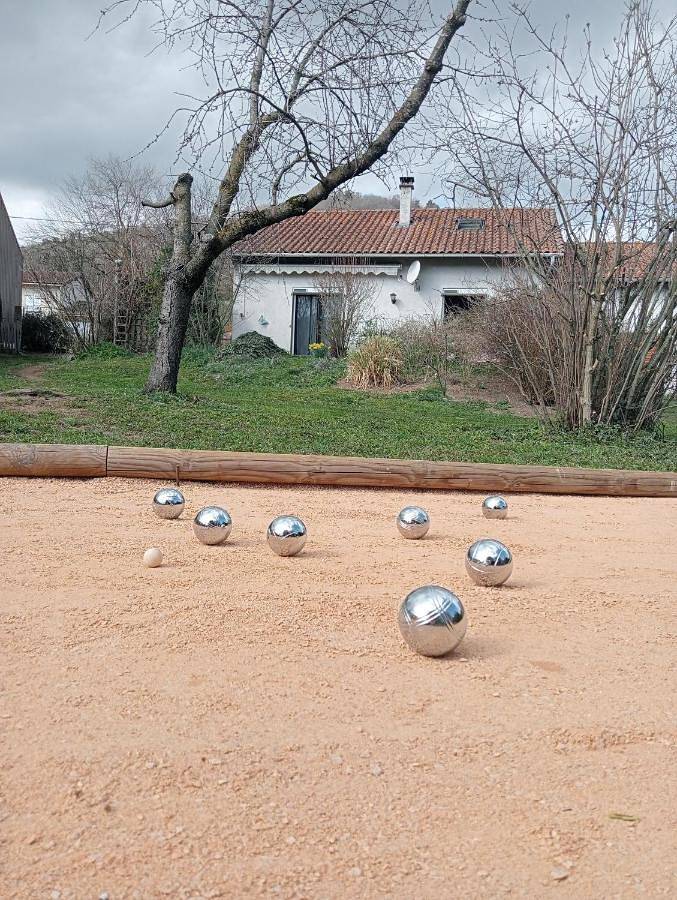 Location de vacances pour 5 personnes, avec jardin et vue, animaux acceptés dans Torsiac