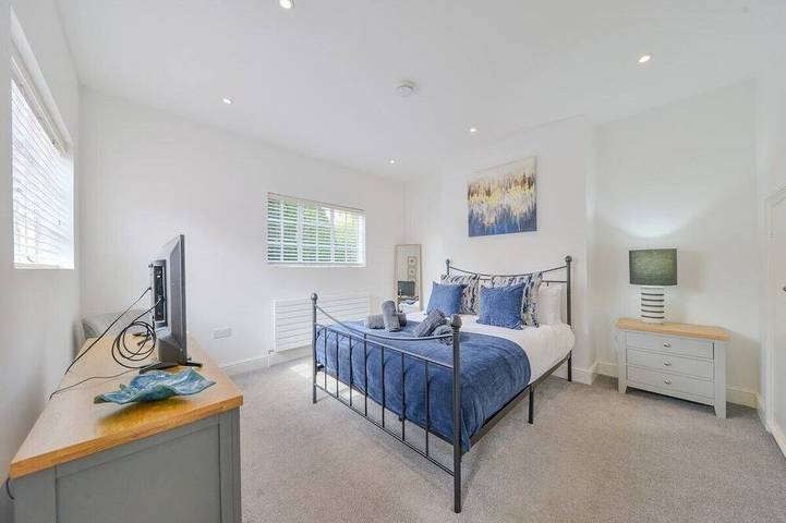 Entire apartment, 10% Off Weekly Special Couples Leisure Sleeps 2 in Hertfordshire