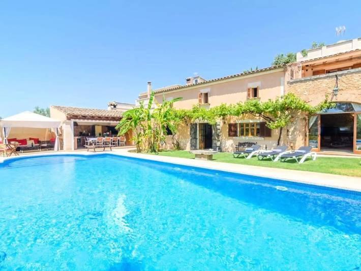 Finca für 10 Personen, mit Garten und Pool in Cas Concos