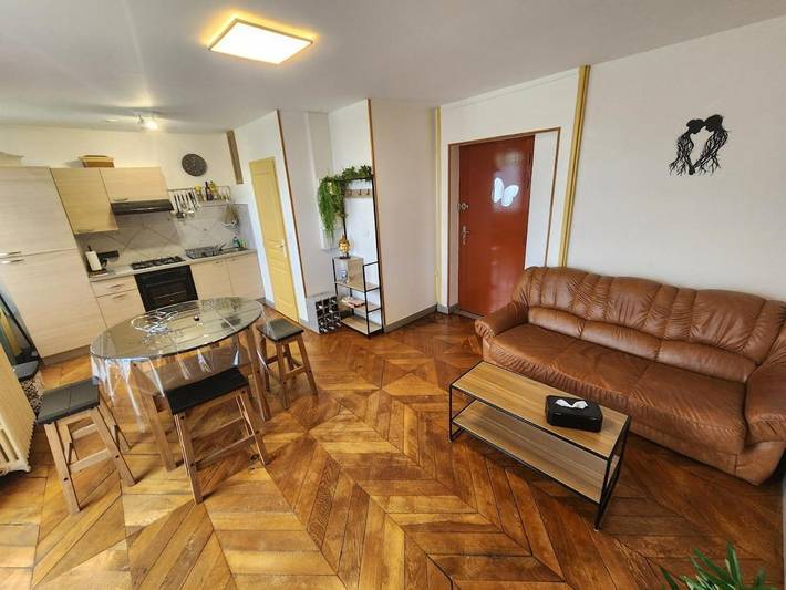 Gîte pour 4 personnes, avec Jardin dans Gray-la-Ville