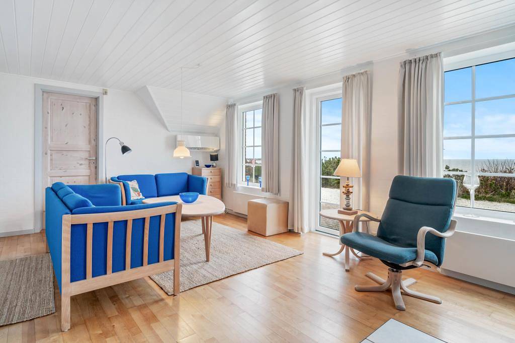 Haus mit geschlossener Terrasse und Blick auf den Fjord in Hvide Sande, Holmsland Klit