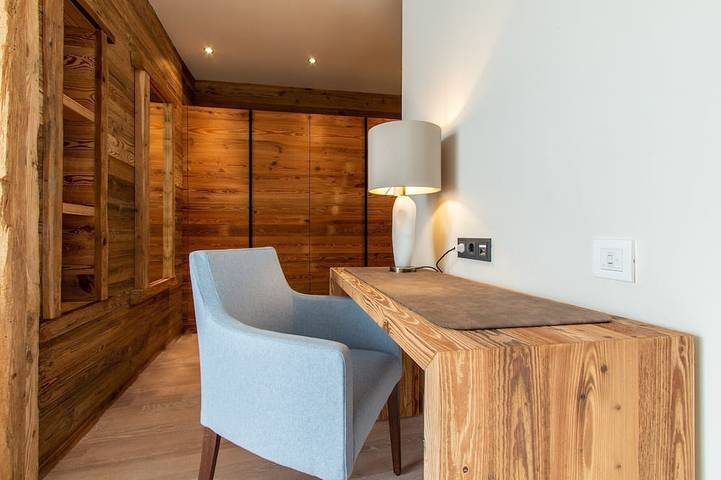 Chalet für 12 Personen, mit Whirlpool und Sauna sowie Garten und Terrasse in Sankt Anton am Arlberg