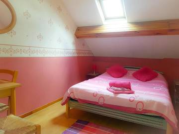 Chambre d’hôte pour 2 personnes, avec terrasse et jardin, animaux acceptés à Autun