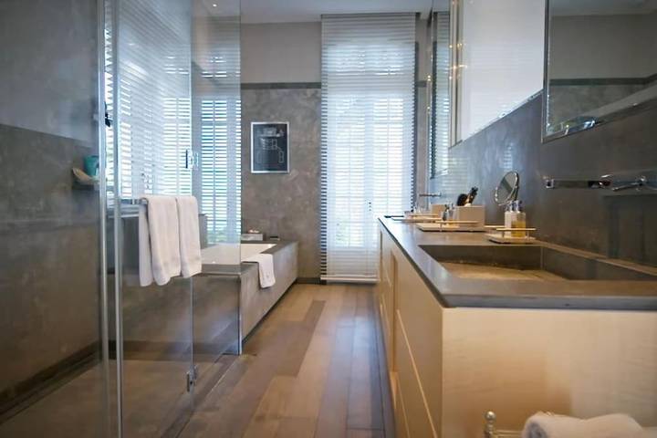 Villa pour 10 personnes, avec terrasse ainsi que piscine et vue dans Santa Giulia - 2