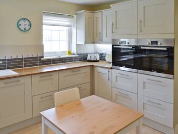 Holiday Rental for 8 People in Crantock, Cornwall, Photo 3