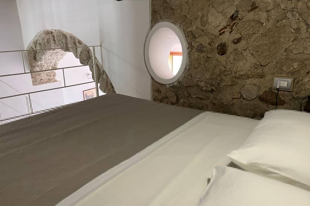 Ganze Wohnung, Apartment mit Blick auf den Yachthafen in Tropea, Vibo Valentia Provinz