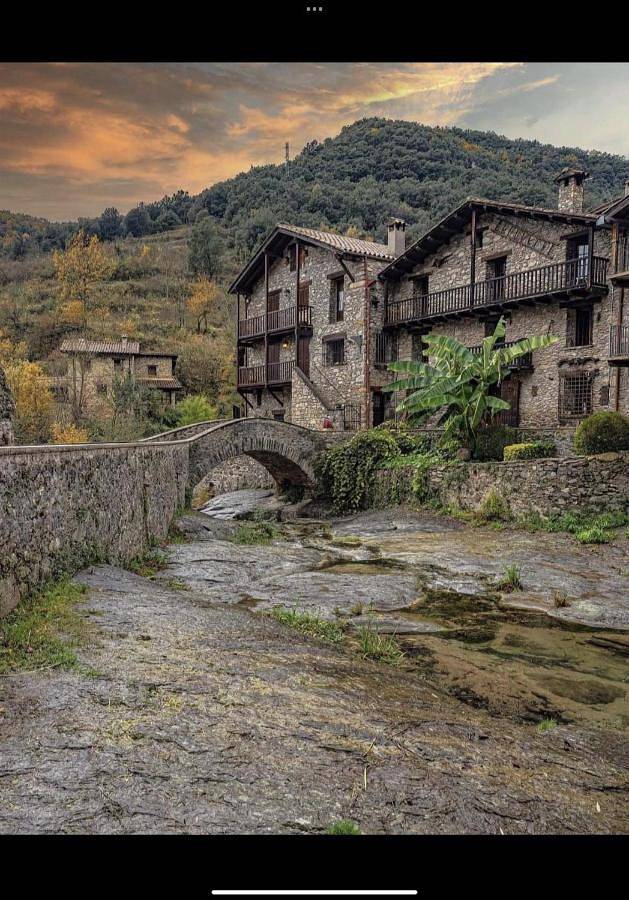 Gîte pour 10 personnes, avec Balcon et Terrasse ainsi que Vue et Vue sur le lac dans Beget
