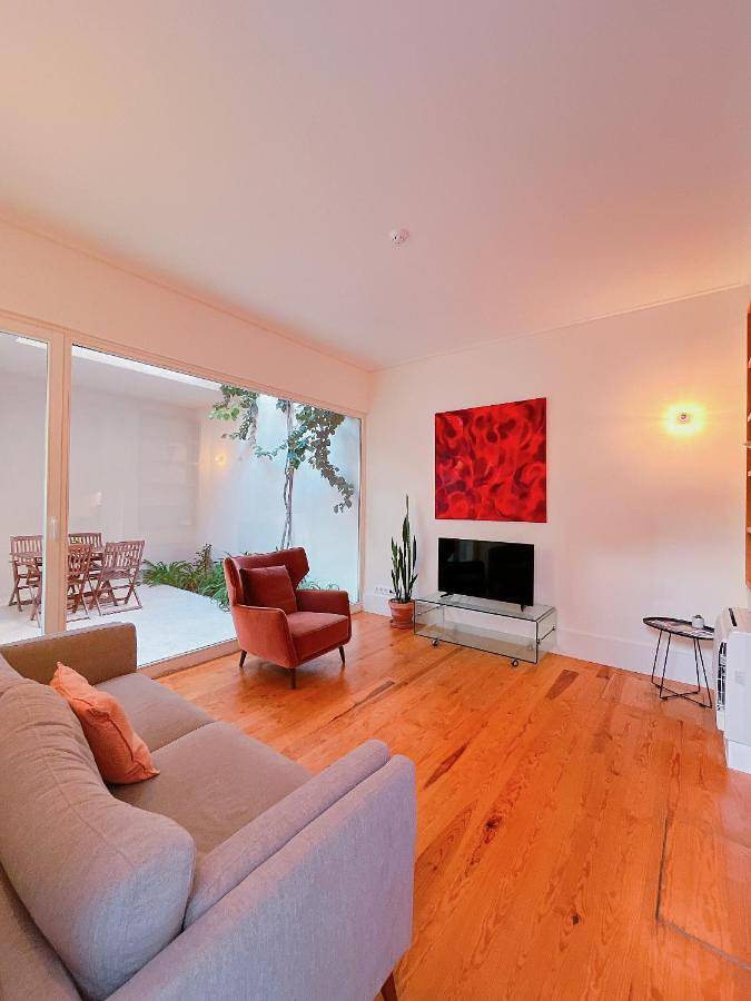 Apartamento inteiro, Studio Apartment - 4th Floor in Cacilhas, Almada