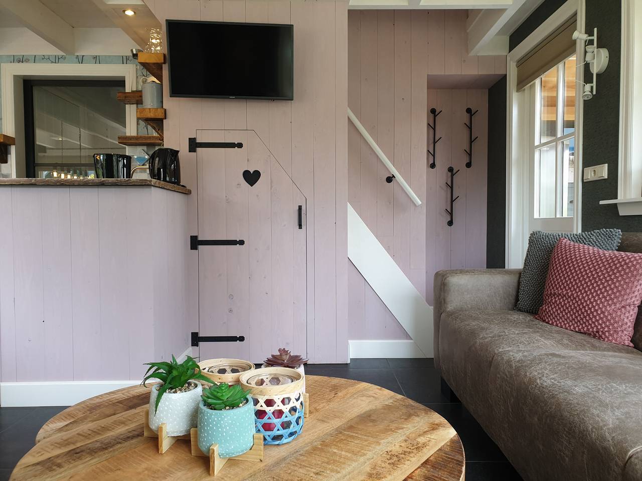 Komfortables Ferienhaus für 10 Personen mit Holzofen und umzäuntem Garten Nähe Nordsee in Niederländische Nordsee