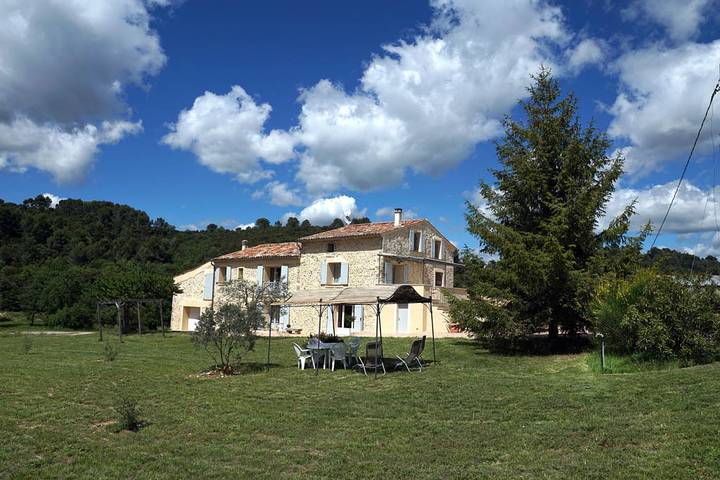 Gîte pour 4 personnes, avec Terrasse et Jardin