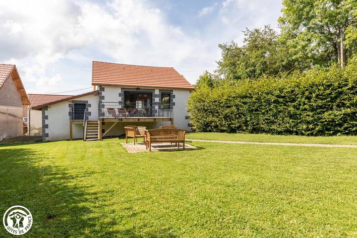 Gîte pour 4 personnes, avec jardin à Saint-Ours - 3