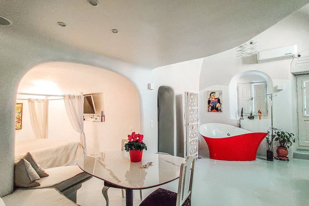 Santoriniparadise: Helios Villa, atemberaubender Sonnenuntergang, perfekter Traumurlaub! in Ormos Ammoudiou, Oia