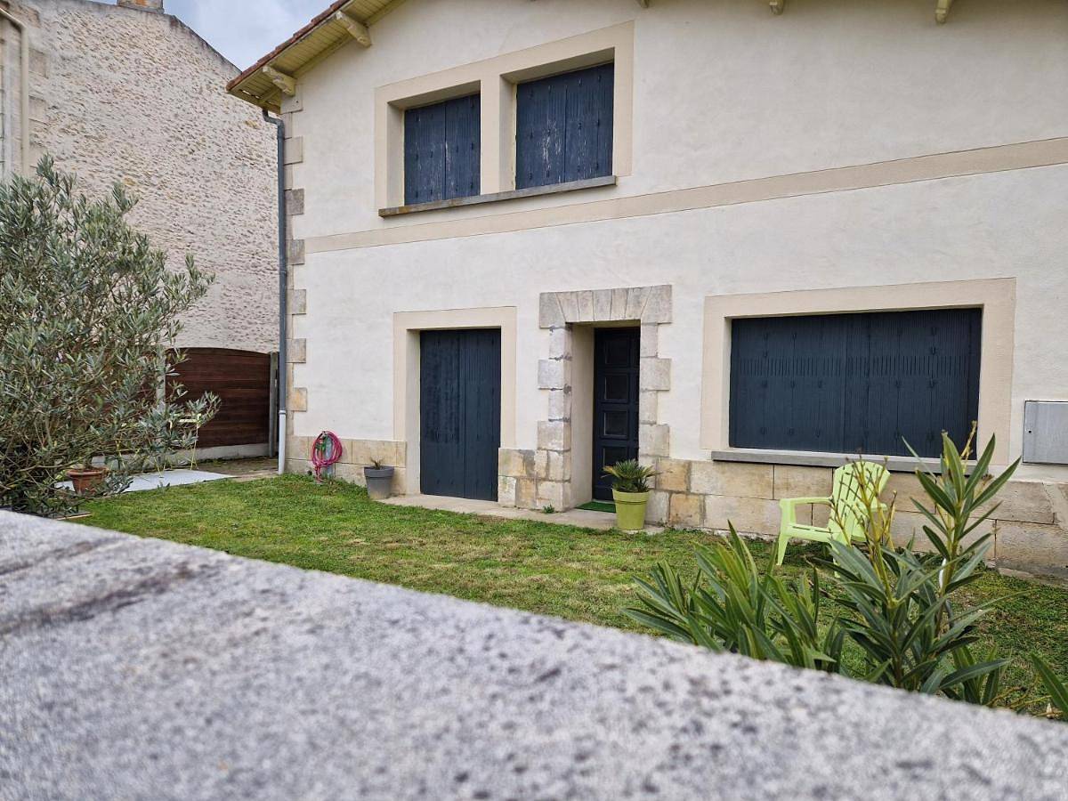 Maison typique royannaise dans un quartier calme in Royan, Côte de Beauté