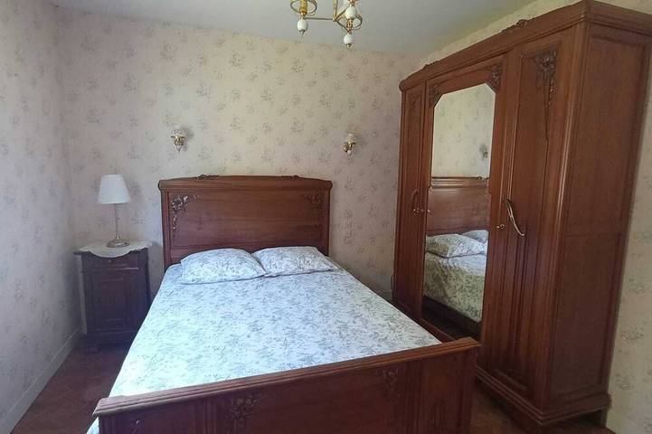 Location de vacances pour 6 personnes, avec Balcon et Jardin à Compreignac - 2