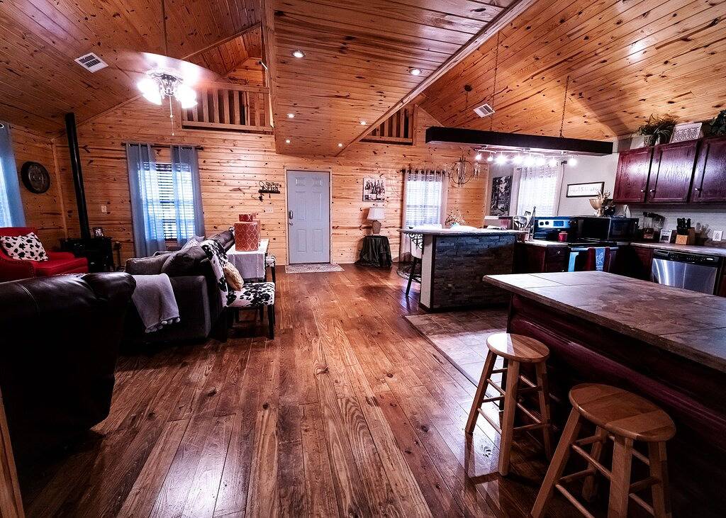 Kabine in den Kiefern von Sam Rayburn in Sam Rayburn Reservoir