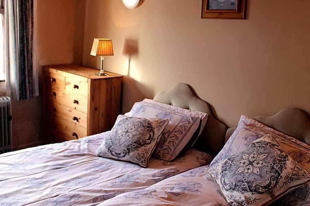 Entire apartment, Beautiful tradition cottage 