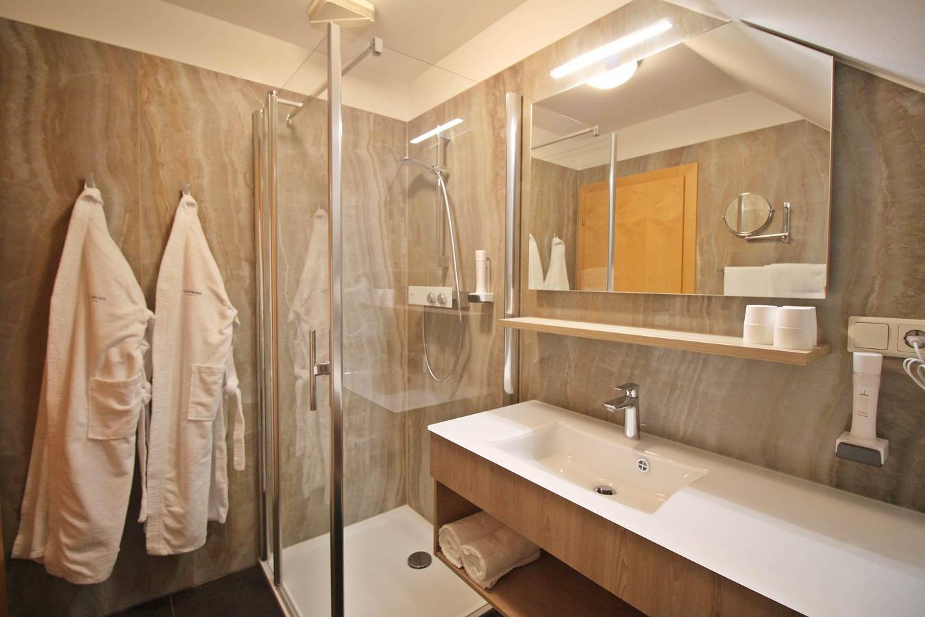 Ganze Ferienwohnung, Mehrbettzimmer Komfort | 3-4 Nächte in Bad Blumau, Steirerland