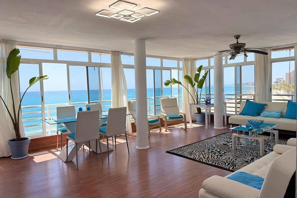 Apartamento entero, Relax bajo las palmeras in San Juan Playa (Alicante), Costa Blanca