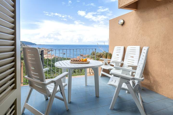 Casa Vacaciones 'Posto Felice - K1' con Vista al Mar, Piscina Comunitaria y Terraza Privada in Costa Paradiso, Trinità d'Agultu e Vignola