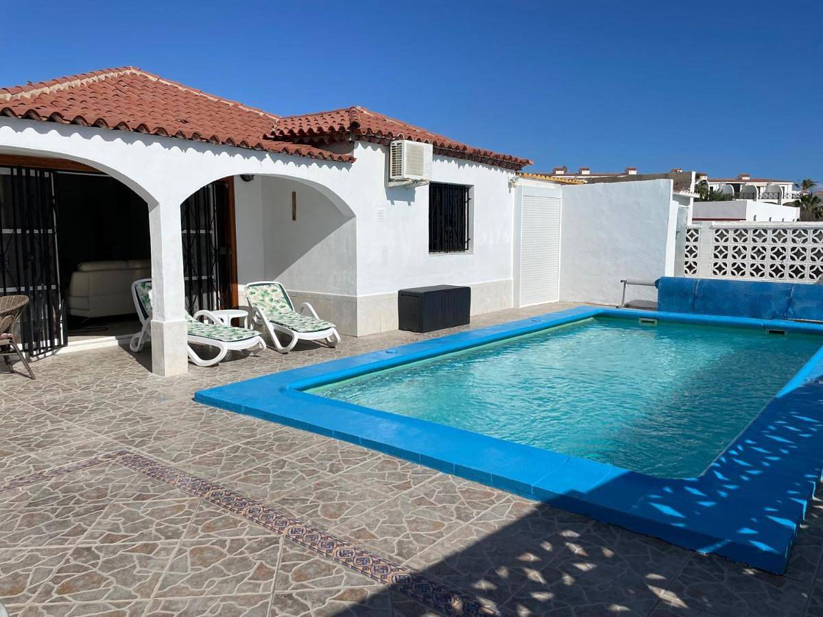 Casa Tom - Spacious holiday home with heated pool in Amarilla Golf, San Miguel de Abona