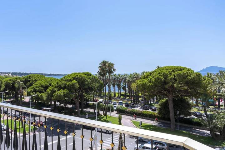 Gîte pour 4 personnes, avec terrasse dans Bijou Plage Cannes - 2
