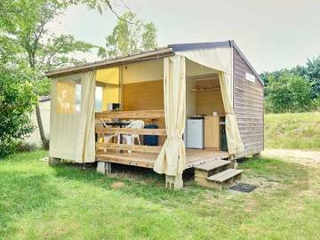 Camping pour 4 Personnes dans Lussas, Ardèche, Photo 1