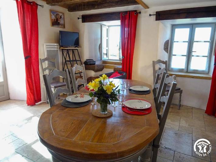 Location de vacances pour 4 personnes, avec jardin et terrasse dans Saint-Geniez-d'Olt-et-d'Aubrac - 2
