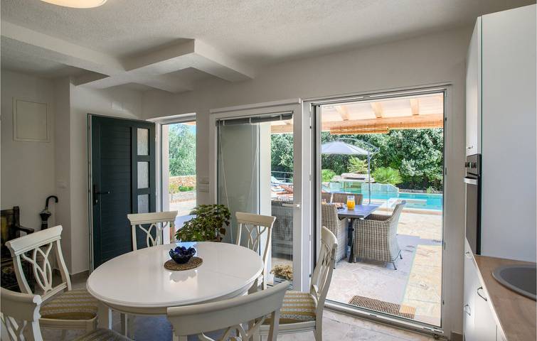 Reizendes Apartment mit einem Schlafzimmer und Pool, 900 m vom Strand entfernt in Poljana, Insel Ugljan