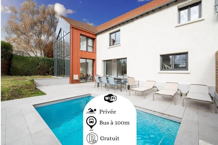 Chalet para 10 personas, con jardín además de piscina y terraza - 1