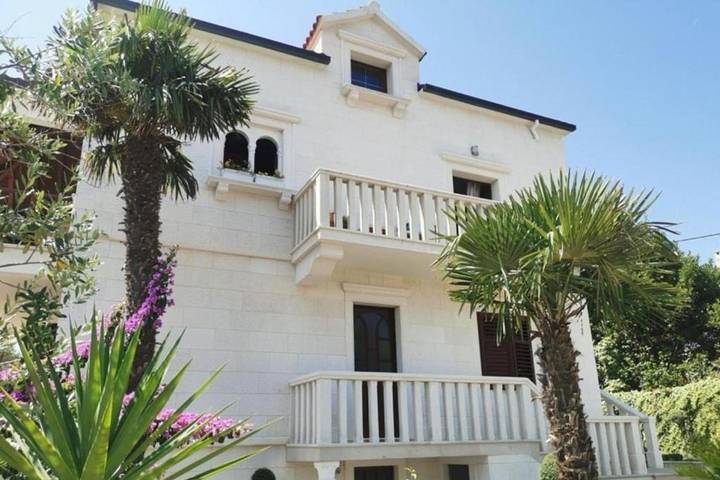 Apartamento entero, Apartamento para dos personas con un balcon Supetar, Brac A-18307-b in Supetar, Brac