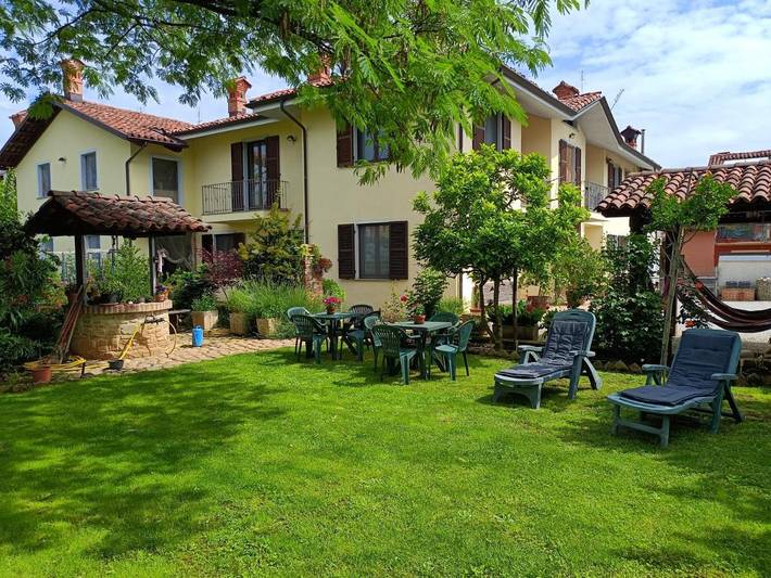 Appartement de vacances pour 7 personnes, avec Balcon ainsi que Jardin et Vue à Carrù