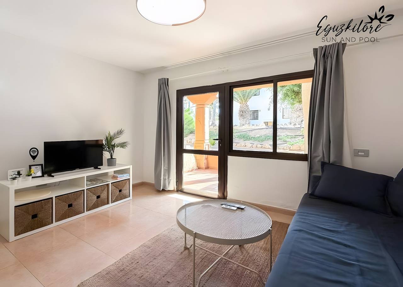 Ganze Wohnung, Oasis Dunas Eguzkilore Sun & Pool by B-Rent: Ihr Rückzugsort in Corralejo in Corralejo, La Oliva