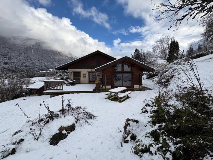 Gîte pour 12 personnes, avec jardin et vue à La Rivière-Enverse
