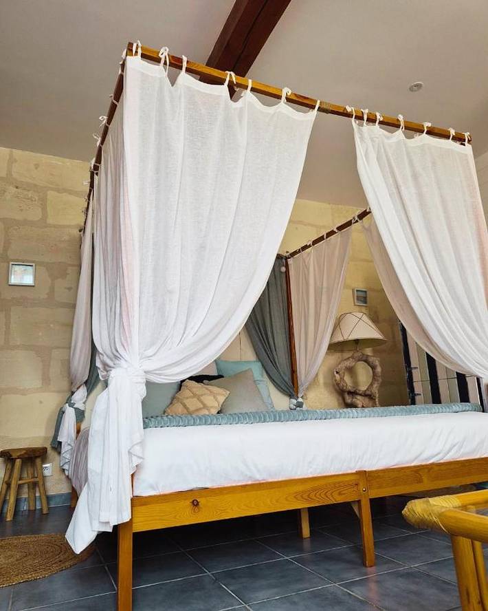 Location de vacances pour 2 personnes, avec jardin ainsi que piscine et vue à Lugon-et-l'Île-du-Carnay - 2