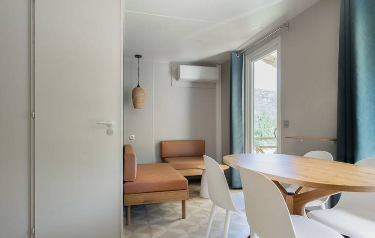 Caravane pour 4 personnes, avec terrasse ainsi que sauna et balcon/terrasse à Nant - 3