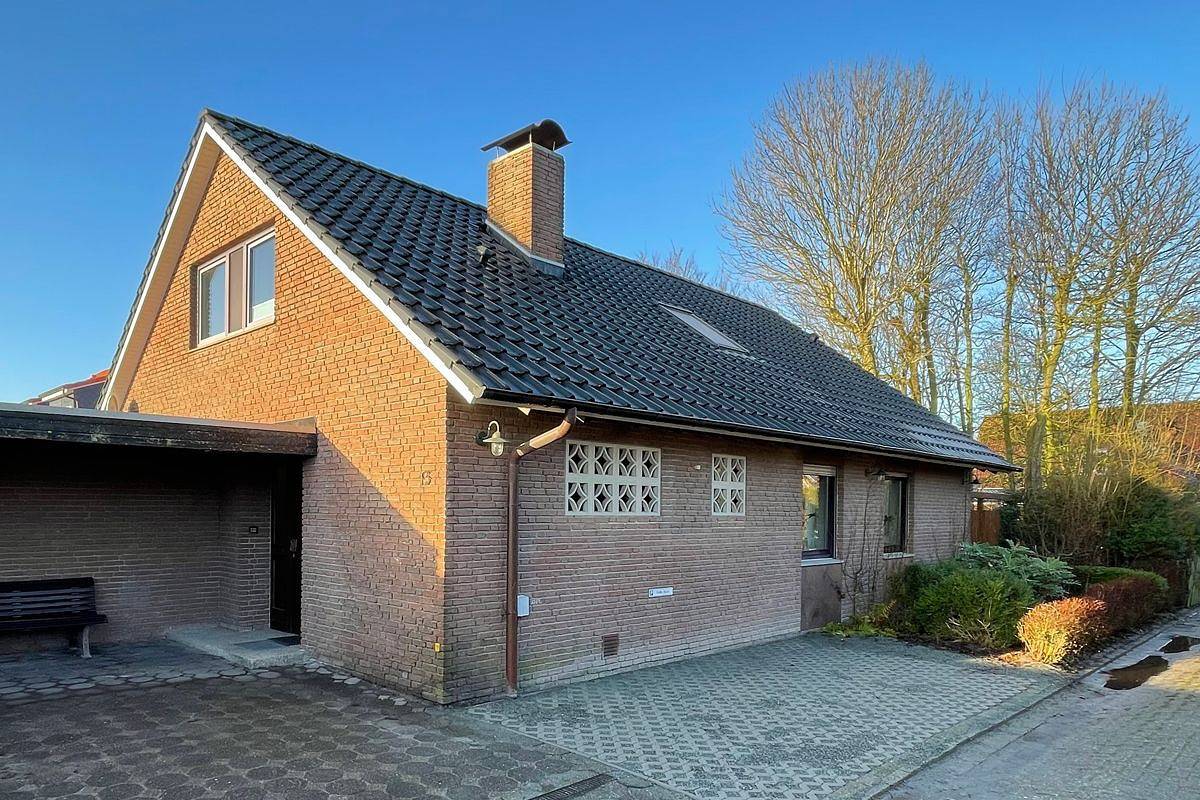 Ganze Wohnung, Komfortables Ferienhaus Domizil Nüst in Norddeich mit moderner Ausstattung in Strand Norddeich, Norddeich